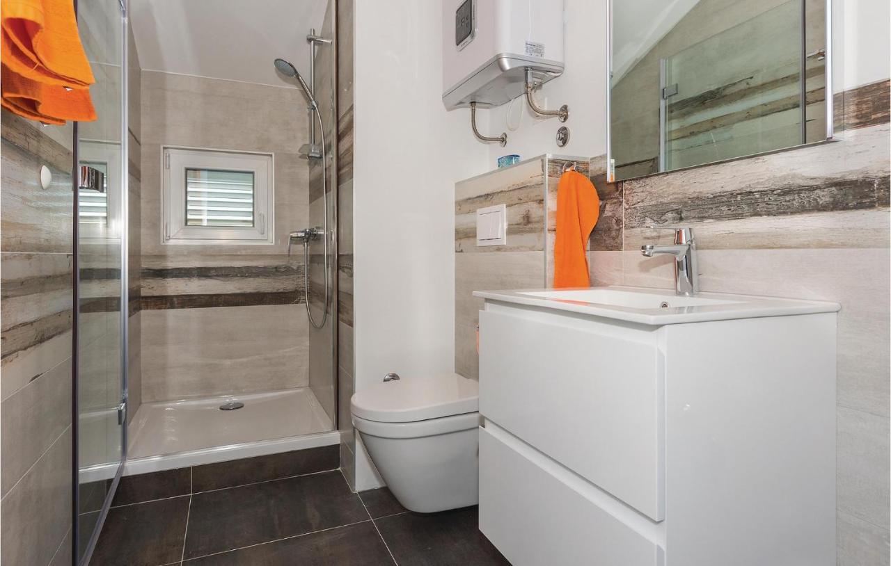 Cozy Apartment In Brodarica With Wifi Esterno foto