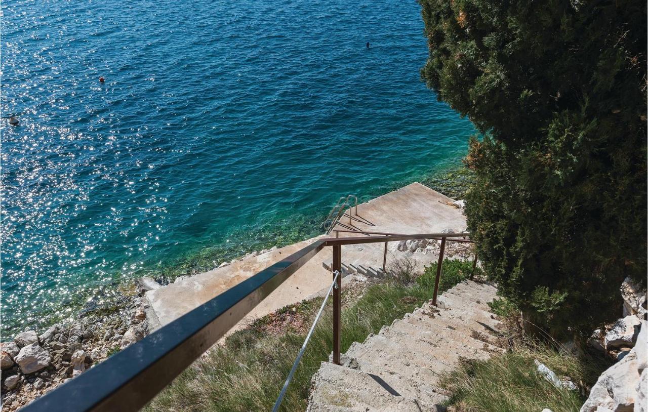 Cozy Apartment In Brodarica With Wifi Esterno foto